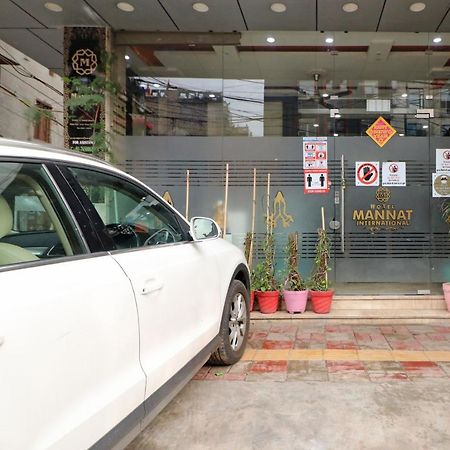 Hotel Mannat International By Mannat Ню Делхи Екстериор снимка