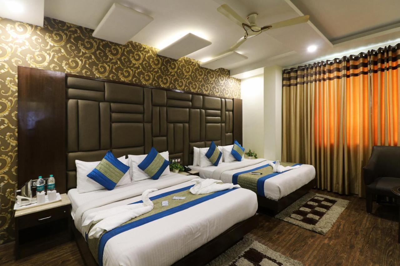Hotel Mannat International By Mannat Ню Делхи Екстериор снимка