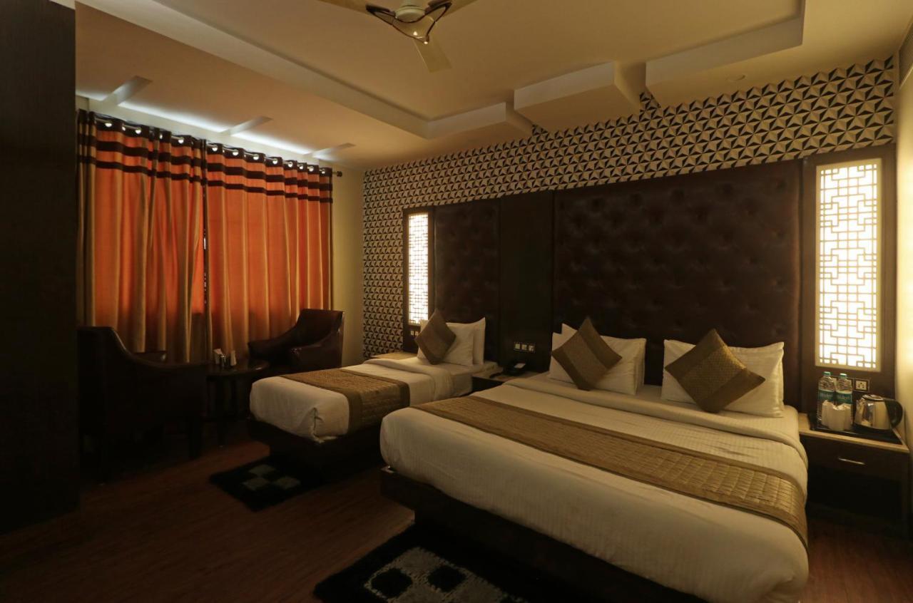 Hotel Mannat International By Mannat Ню Делхи Екстериор снимка