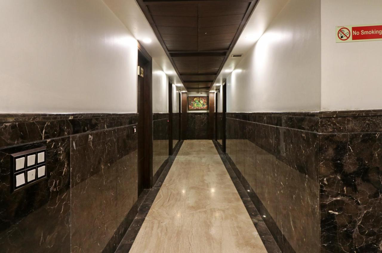 Hotel Mannat International By Mannat Ню Делхи Екстериор снимка