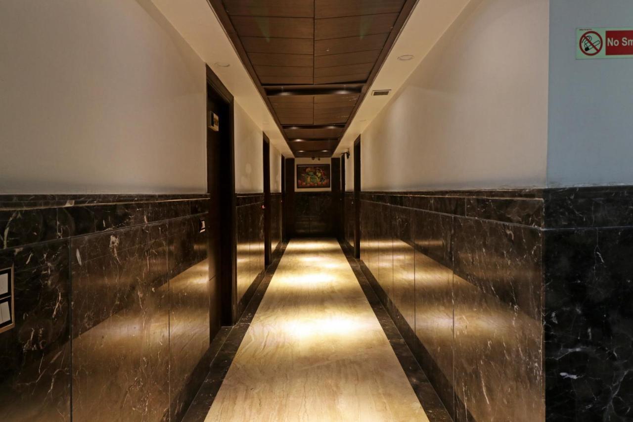 Hotel Mannat International By Mannat Ню Делхи Екстериор снимка