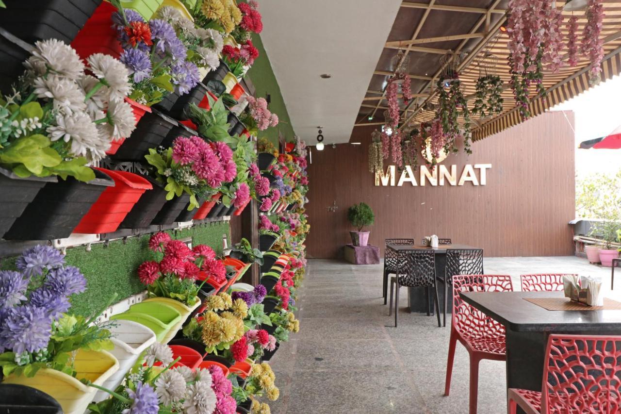 Hotel Mannat International By Mannat Ню Делхи Екстериор снимка