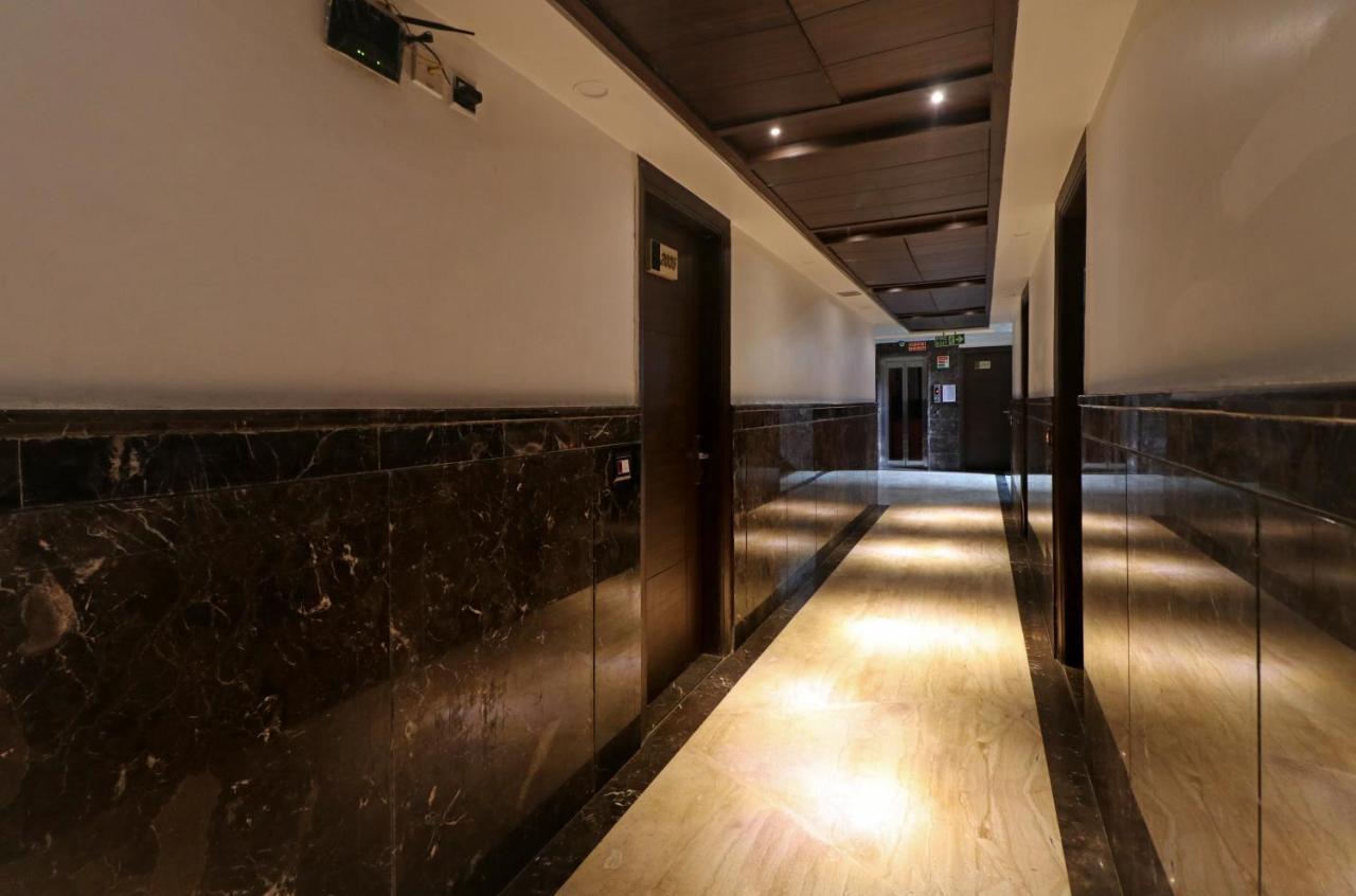 Hotel Mannat International By Mannat Ню Делхи Екстериор снимка